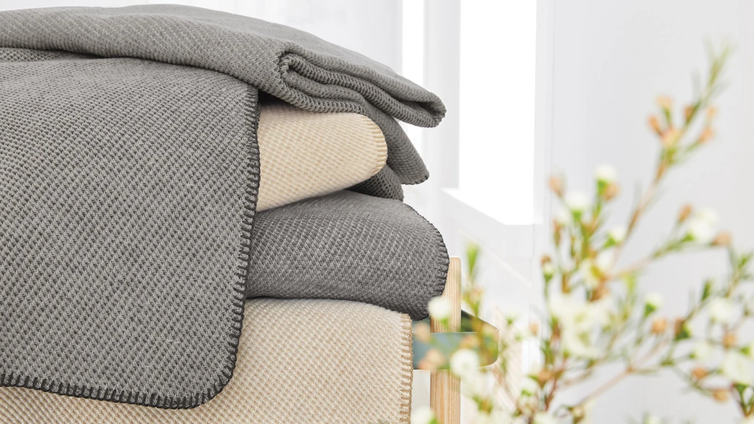 Baumwoll/Schurwoll-PlĂĽschdecke "Tura"