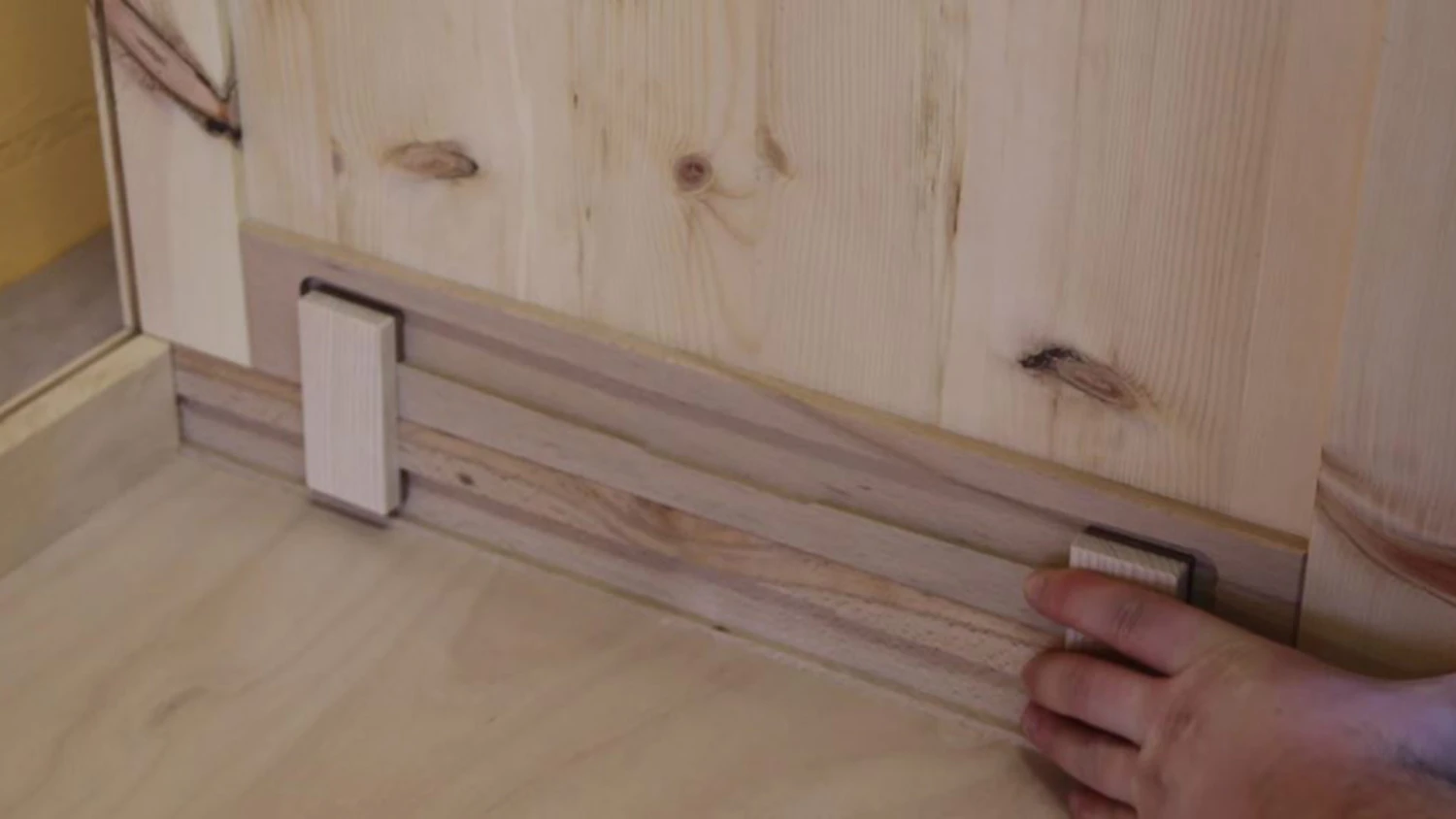 Drehtüren-Kleiderschrank "Ravenna" – Bild 4