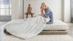 Kamelflaumhaar-Leicht-Kombi-Bettdecke "Cammello-Figura"