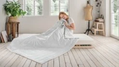 Kamelflaumhaar-Ultraleicht-Bettdecke "Cammello-Figura"