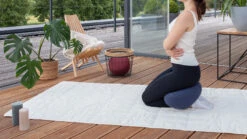 Kapok-Halbmondkissen "Asana"