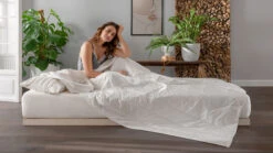 Baumwoll-Ultraleicht-Bettdecke "Cotona-Figura"